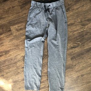 Lululemon size 6 pants / sweatpants